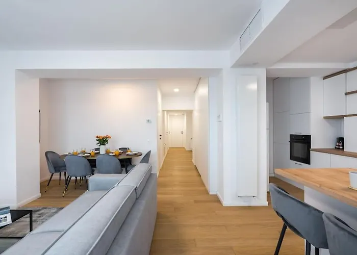 Luxurious New Penthouse + Parking * Bükreş