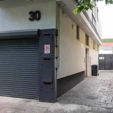 Luxurious New Penthouse + Parking *