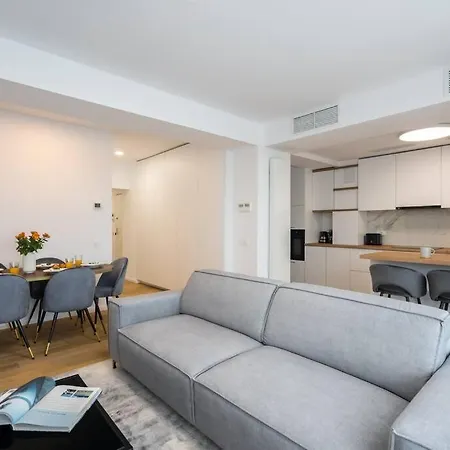 Luxurious New Penthouse + Parking Apartment Bucharest