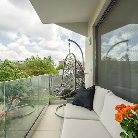 Luxurious New Penthouse + Parking Apartamento