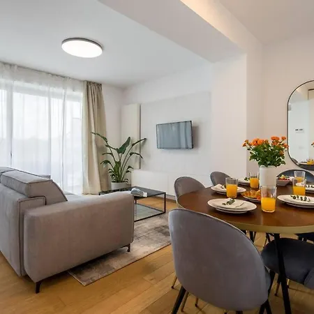 Luxurious New Penthouse + Parking Bucarest