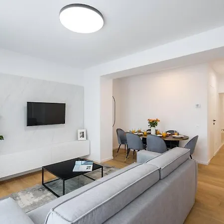 Luxurious New Penthouse + Parking * Bucharest