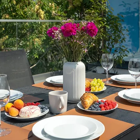 Luxurious New Penthouse + Parking