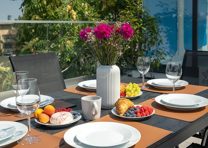 Luxurious New Penthouse + Parking