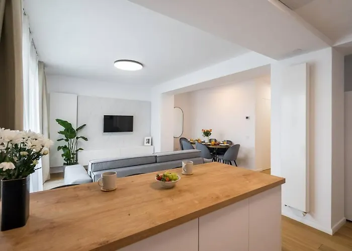 Luxurious New Penthouse + Parking