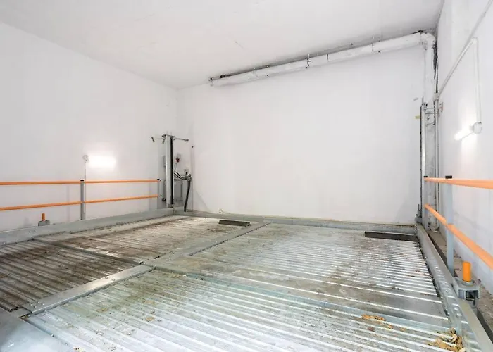 Luxurious New Penthouse + Parking Apartament