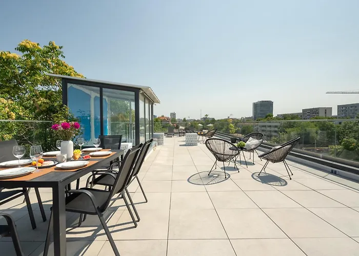 Luxurious New Penthouse + Parking